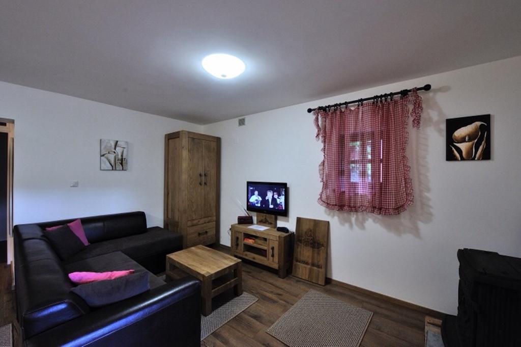 Apartment Drvena Kuca Mreznica Gornji Zvečaj Habitación foto