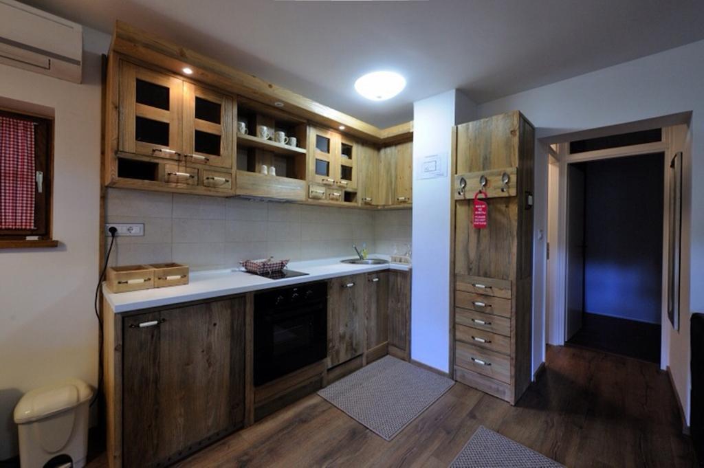 Apartment Drvena Kuca Mreznica Gornji Zvečaj Habitación foto