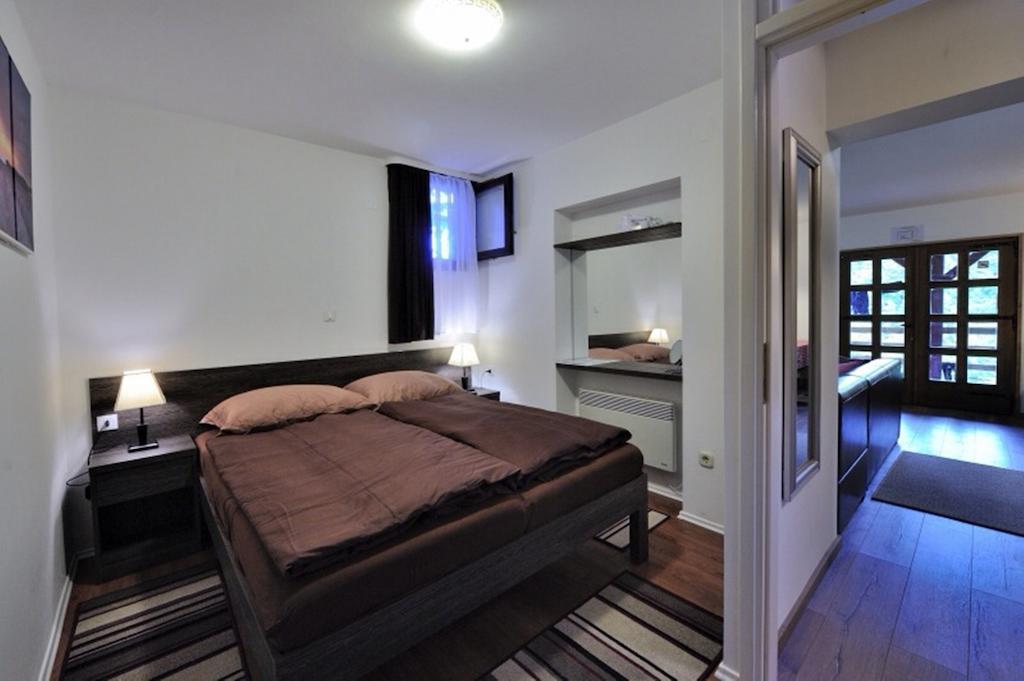 Apartment Drvena Kuca Mreznica Gornji Zvečaj Habitación foto